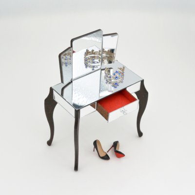 Mirrored Vanity table